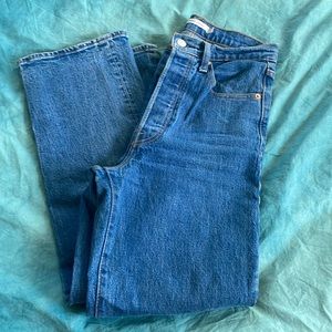 Levi’s ribcage straight, size 27